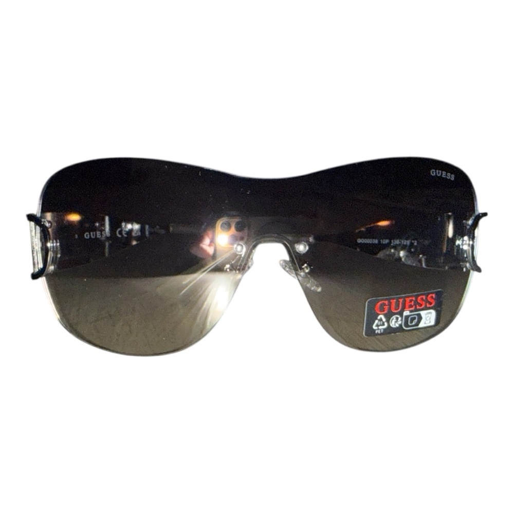 Guess NWT Sunglasses with Case - Picture 2 of 8